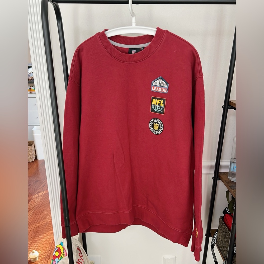W concept Oversized red sweatshirt
